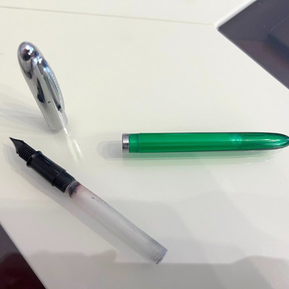 Sheaffer's Vintage Green Fountain Pen - Circa 1960's! - Picture 7 of 10